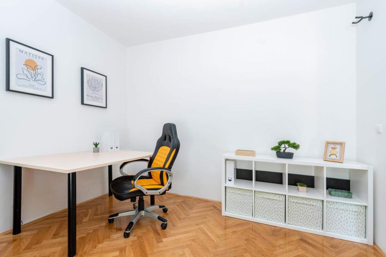 Spacious Rocky With Balcony Apartment Split